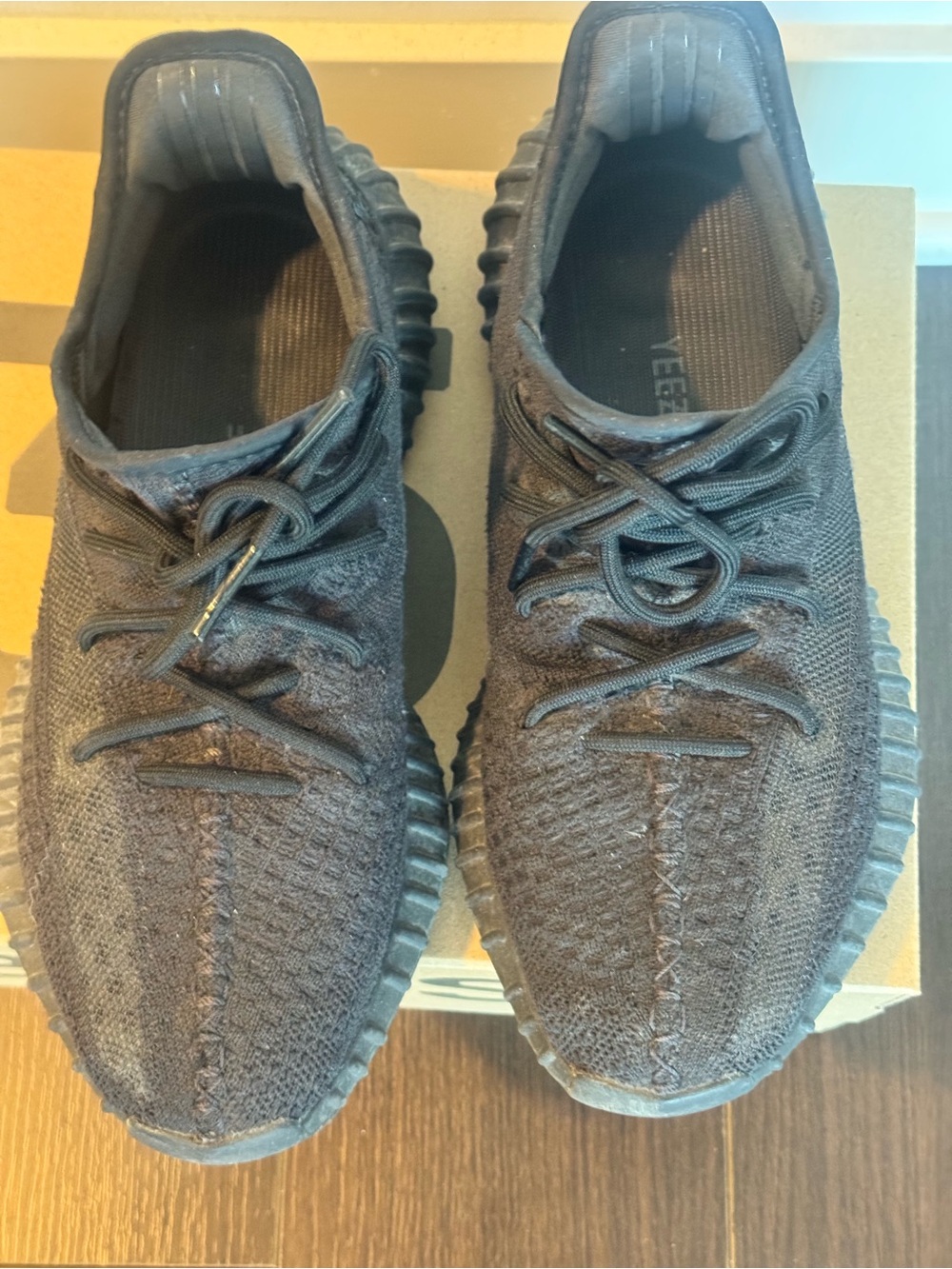adidas Yeezy Boost 350 V2 Onyx / Black Box Label